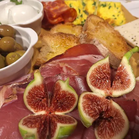 Casa Degli Ulivi Bed and Breakfast 3*